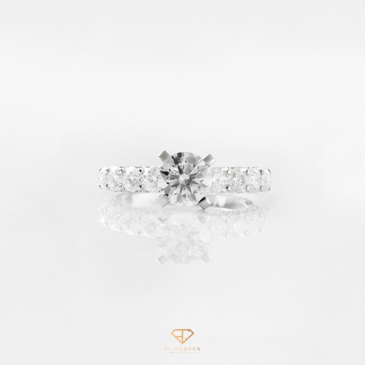 Round Engagement Ring