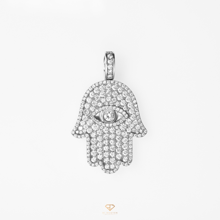 Hamsa Round Diamond Pendant